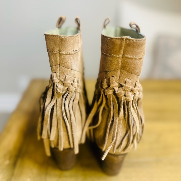 Sbicca Vintage Collection Fringed Tan Suede Ankle Boots Size 8.5 - Picture 7 of 9